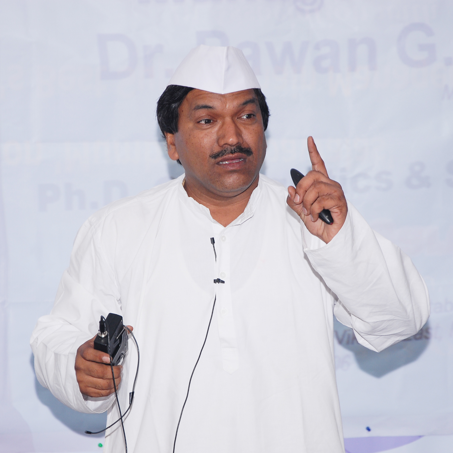 Book-hire-motivational-speaker-Dr-pavan-agarwal