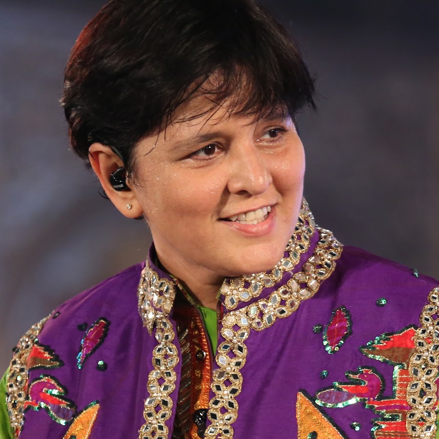 Falguni Pathak Garba Queen